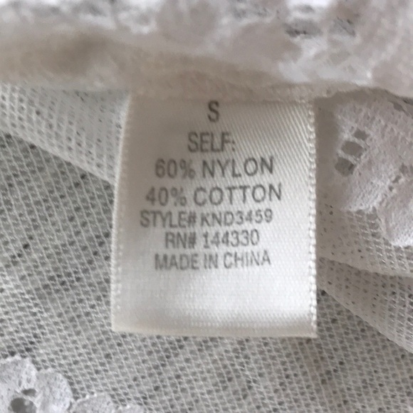 SOLD ✨ Francesca’s Sheer Lace Kimono - Picture 2 of 8